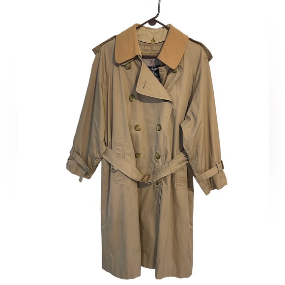 Burberry Tan Trench Coat - Picture 9 of 16